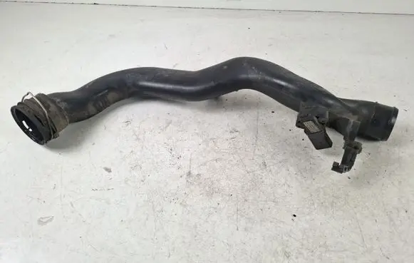 Volkswagen Jetta VI Intercooler hose/pipe 1K0145770AK