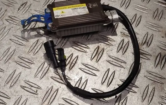 Mitsubishi Pajero Headlight ballast module Xenon 10R023769