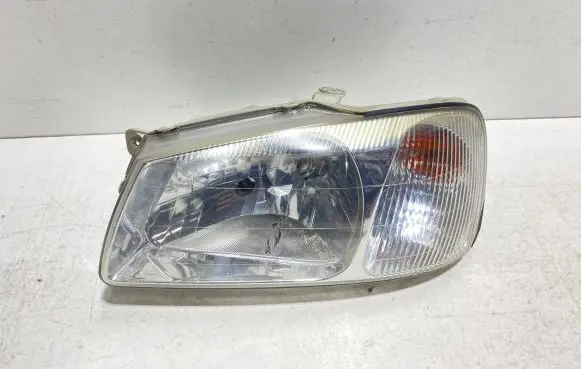 Hyundai Accent Headlight/headlamp 92101250