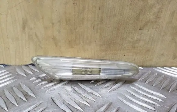 BMW 1 E81 E87 Front fender indicator light