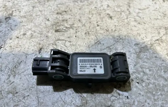 Suzuki Grand Vitara II Airbag deployment crash/impact sensor 3893065J30 0462200383 W002T11871