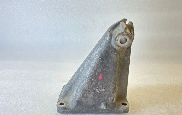 Mercedes-Benz CLK A209 C209 Engine mounting bracket A1122292104