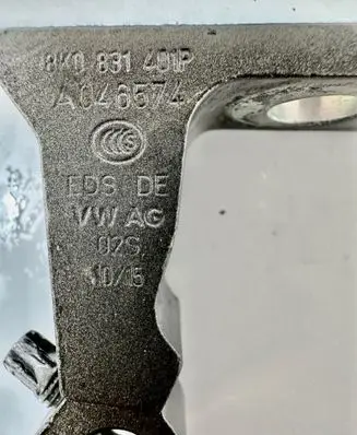Volkswagen Golf VII Front door upper hinge 8K0831401P