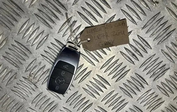 Mercedes-Benz CLA C118 X118 Ignition key/card TM19357