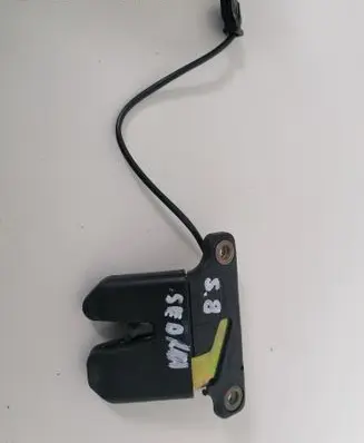 Audi A8 S8 D2 4D Tailgate/trunk/boot lock/catch/latch A5827505H