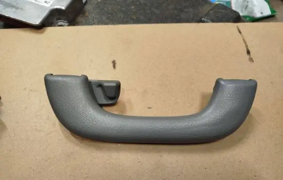 Suzuki Forenza Rear interior roof grab handle 