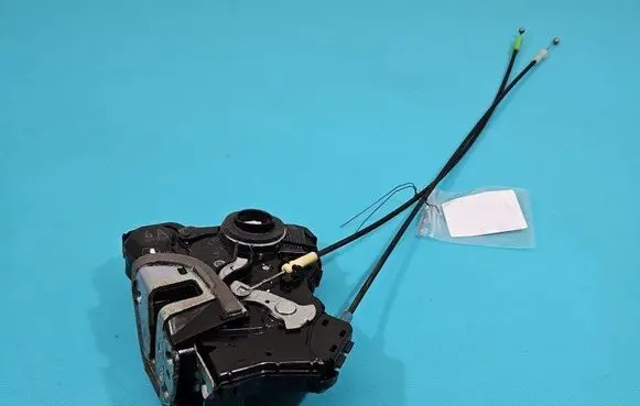 Toyota RAV 4 (XA30) Front door lock 6A6091409 IMPRK1468396