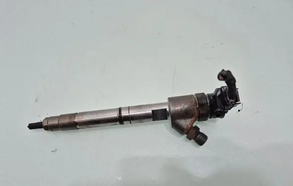Fuel injector