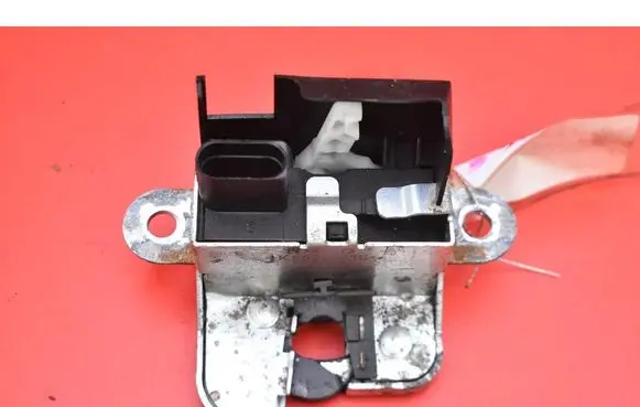 Volkswagen Golf IV Tailgate/trunk/boot lock/catch/latch 1K6827505E