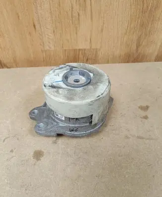 Mercedes-Benz GLC X253 C253 Engine mount bracket A2532400900