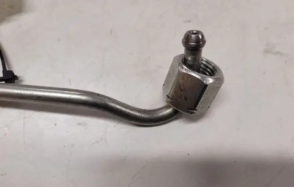 BMW X6 E71 Fuel injector supply line/pipe