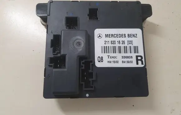 Mercedes-Benz E W211 Door control unit/module 2118201626