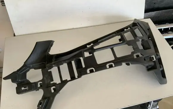 Mercedes-Benz C W205 Front bumper mounting bracket A2058850565