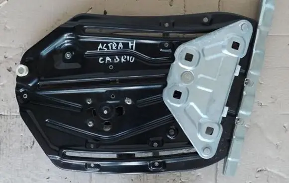 Opel Astra H Front door window regulator with motor