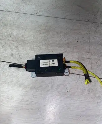 Volkswagen Golf V Aerial antenna amplifier 5M0035570B AS4PL 1710