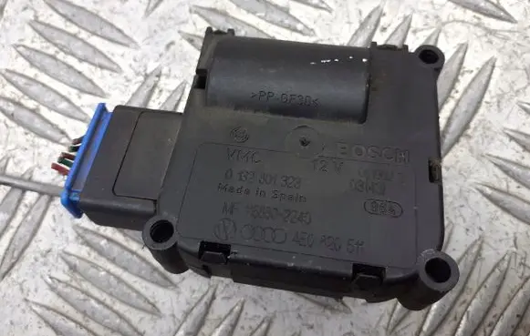Audi A8 S8 D3 4E A/C air flow flap actuator/motor 4E0820511