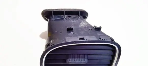 Volkswagen Golf VI Dash center air vent grill 5k0819703j 5k0819709c