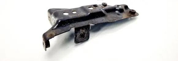 Audi A3 S3 8P Fender mounting bracket 8P0821136