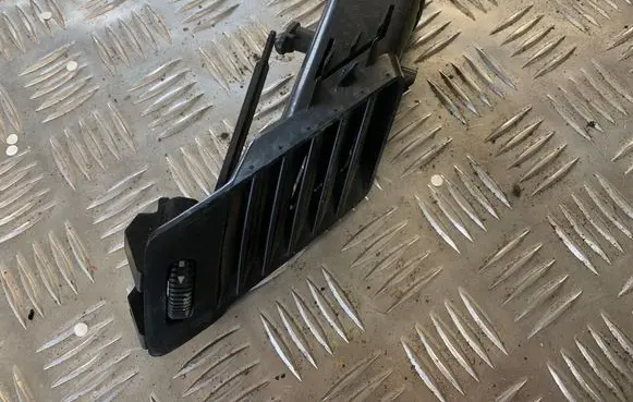 Mercedes-Benz Sprinter W906 Dash center air vent grill A9068300254
