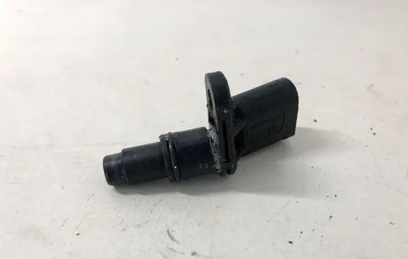 Volkswagen Transporter - Caravelle T5 Camshaft position sensor 070907601A