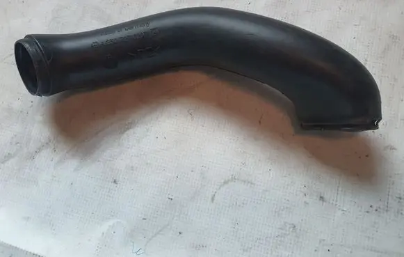 Air intake hose/pipe