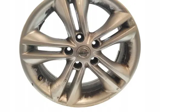 Nissan Qashqai R17 alloy rim