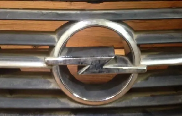 Opel Sintra Manufacturer badge logo/emblem 