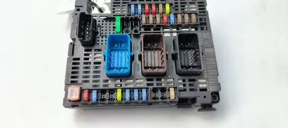 Opel Grandland X Fuse box set 9810296280