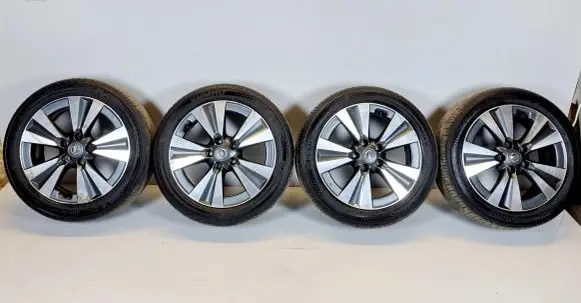 Nissan Pulsar R17 alloy rim D03003ZT3E