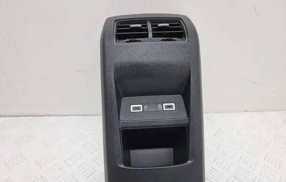 DS Automobiles 4 II Rear air vent grill 9831983580 20210518 9831350680