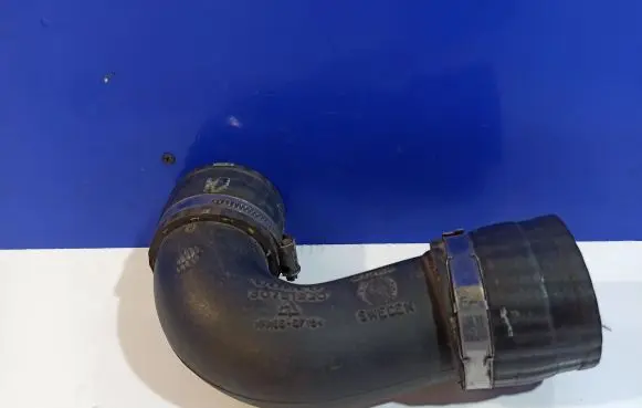 Volvo XC90 Intercooler hose/pipe 30751920