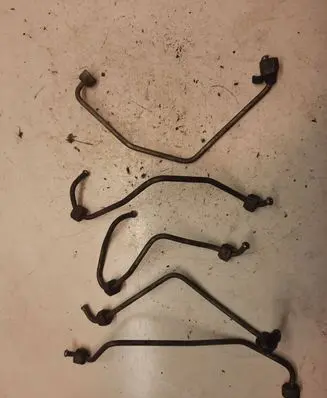 Audi A6 S6 C4 4A Fuel line pipe