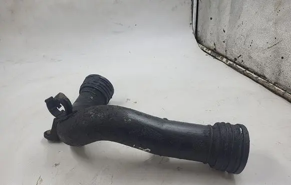 Volkswagen PASSAT B6 Intercooler hose/pipe 1K0145770D