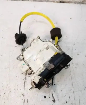 Audi A6 S6 C6 4F Rear door lock 4F0839015J