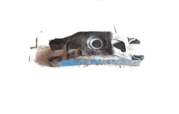 Ford Mondeo MK IV Fuel Injector clamp holder 04B216A EHHV250