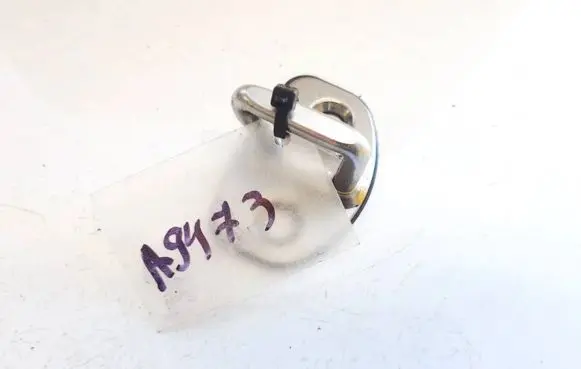 Skoda Octavia Mk2 (1Z) Front door lock loop/hook striker 6y0837033c