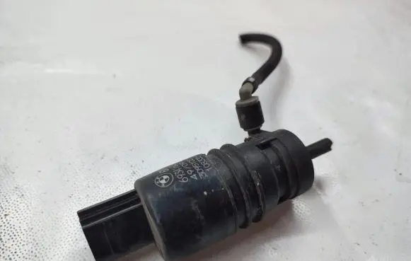 BMW X5 E70 Windscreen/windshield washer pump 6934160