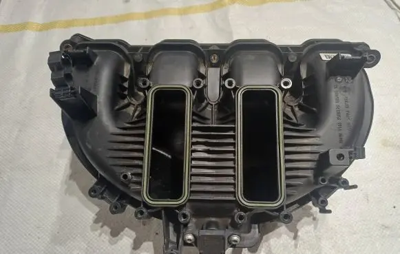 BMW X5 F15 Intake manifold 7588126 1954251