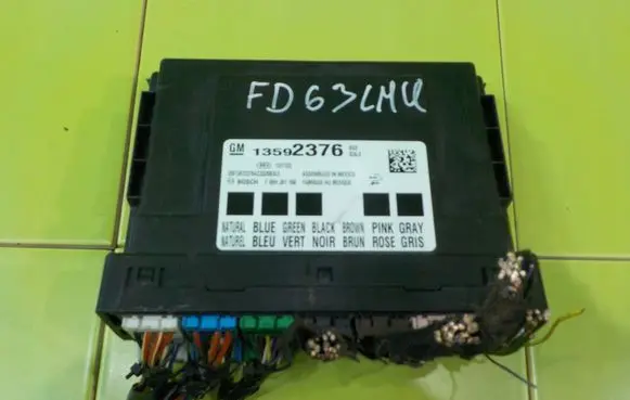Opel Insignia A Central body control module 13592376