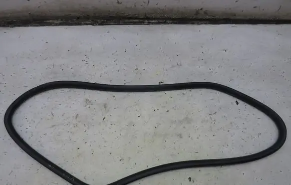 Volvo V40 Rubber seal rear door GMAUTO4574097
