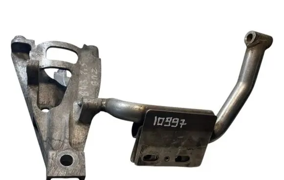 Volkswagen Transporter - Caravelle T5 Engine mounting bracket 7H0199370N 7H0253027Q