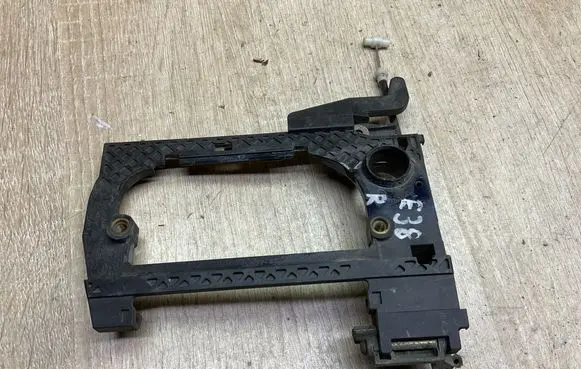 BMW 7 E38 Front door exterior handle/bracket 