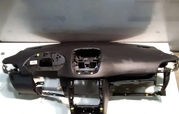 Peugeot 207 Dashboard FP50086577 6048588B