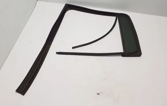 Volkswagen Amarok Rear vent window glass 2H7845213G