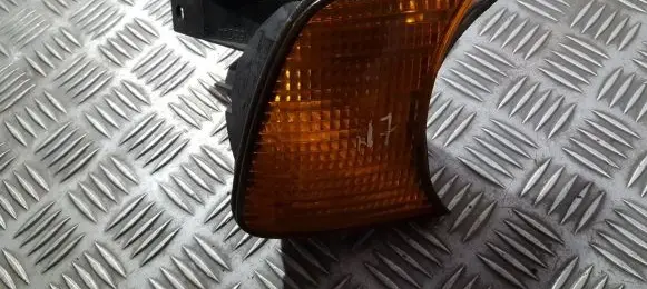 BMW 5 E34 Front indicator light 1384034 155042