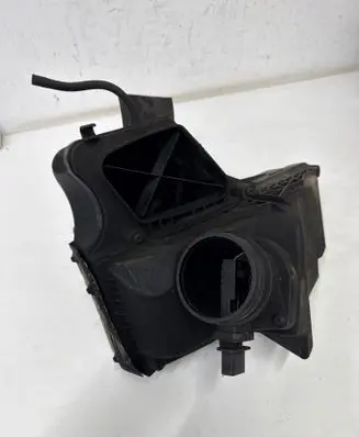 Audi Q5 SQ5 8R Air filter box 8K0133835AD