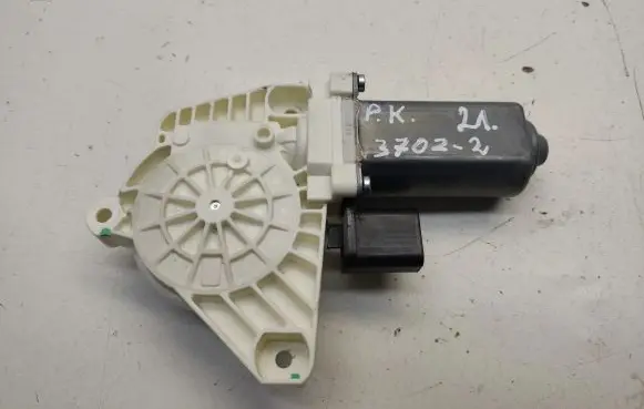 Nissan 370Z Front door window regulator motor 961619101