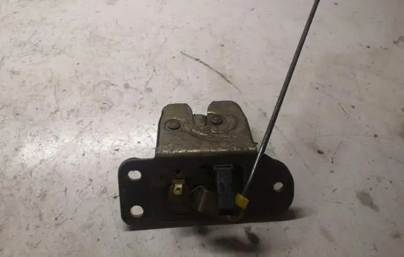 Volvo S40, V40 Tailgate/trunk/boot lock/catch/latch A14018