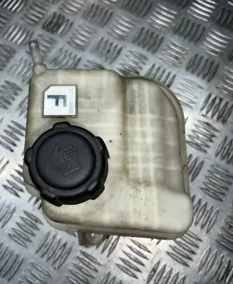 Nissan Qashqai Brake fluid reservoir 380408 CC64