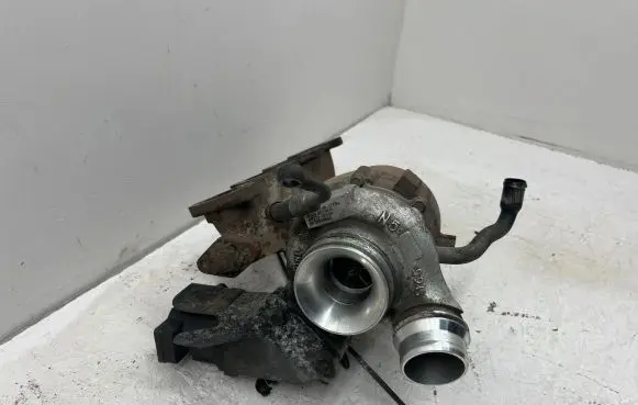 BMW 5 E60 E61 Turbo 4933500240 850689301A